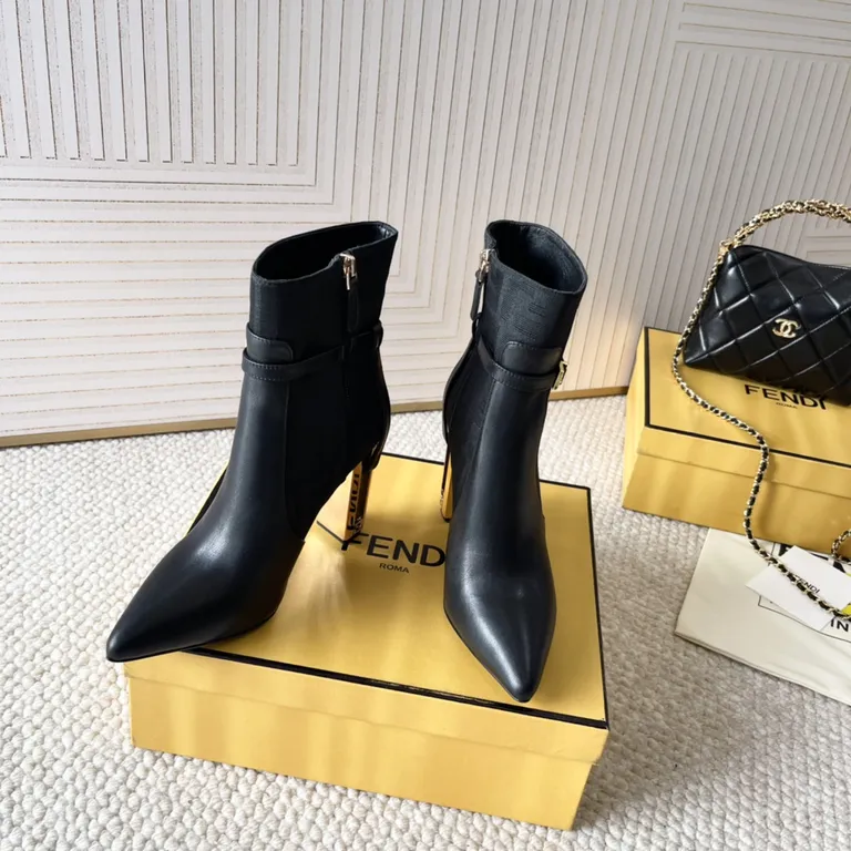 Fendi Shoe 